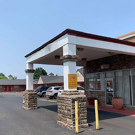 Super 8 By Wyndham Youngstown Girard Εξωτερικό φωτογραφία